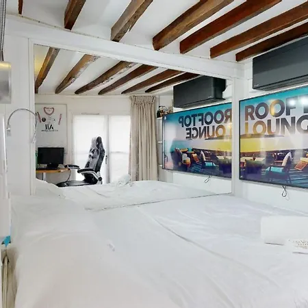 Apartment Casa Volpe Paris